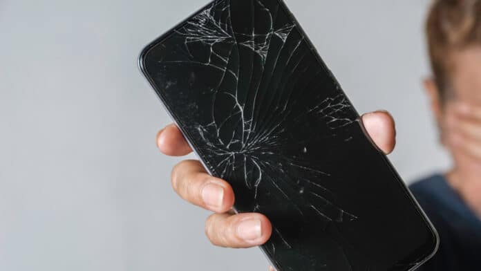 Écran cassé : comment choisir la bonne pièce détachée pour son smartphone ?